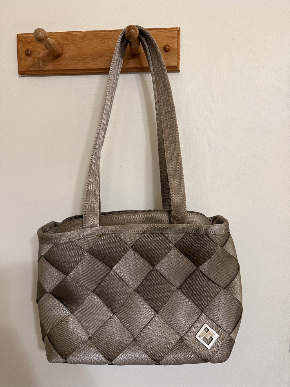 Maggiebags grey shoulder bag